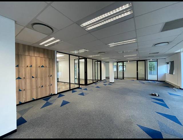 395M² OFFICE TO LET IN BRYANSTON